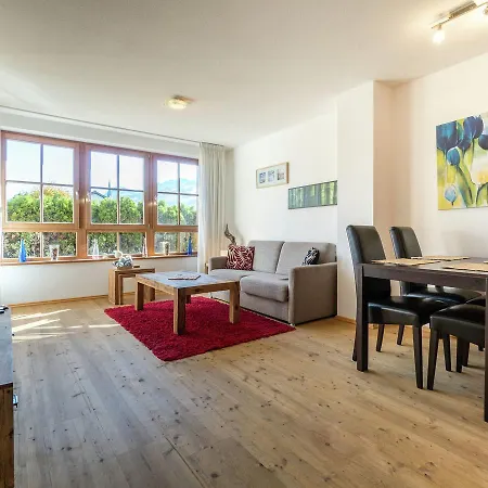 Alp Zentral Apartamento *